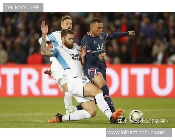西甲激战巴黎圣日耳曼与波尔图战成平局引发全场惊呼