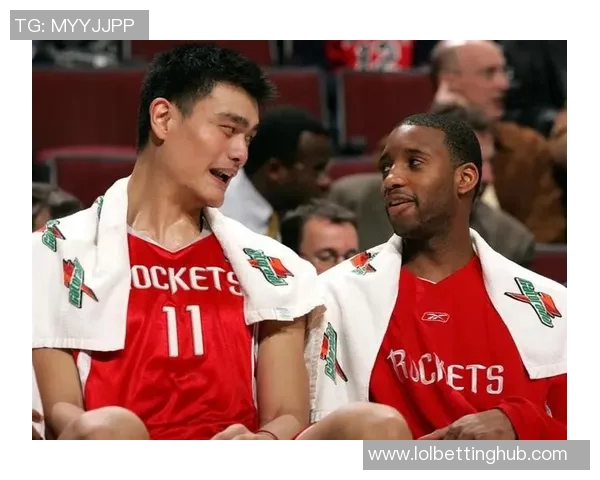 阿泰斯特与姚明的冲突背后：篮球场上的意外与友谊的考验