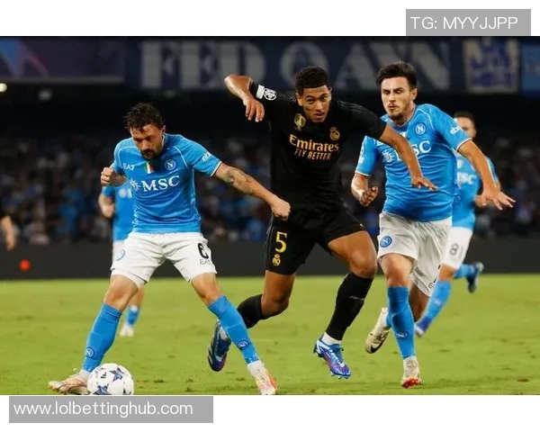 意甲激战:那不勒斯逆转皇马全场沸腾精彩瞬间解析