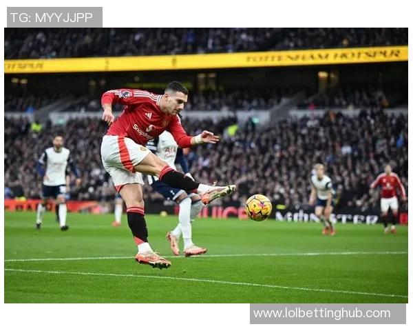 世界杯激战巴萨凭帽子戏法力克热刺全场沸腾战报解析